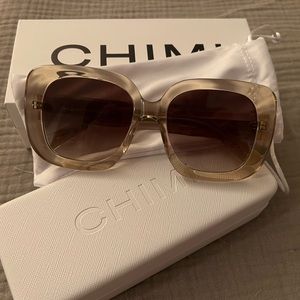 CHIMI 08 Sunglasses in Ecru